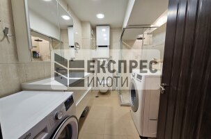 НОВ, ЛУКСОЗЕН, ОБЗАВЕДЕН Четиристаен апартамент, Център