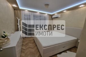 Нов, Луксозно, Обзаведен Двустаен апартамент, Център