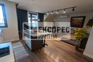 Нов, Обзавeден Двустаен апартамент, Център