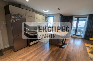 Нов, Обзавeден Двустаен апартамент, Център
