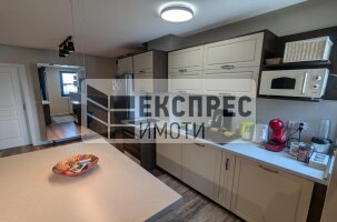Нов, Обзавeден Двустаен апартамент, Център