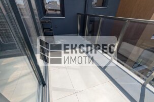 Нов, Обзавeден Двустаен апартамент, Център