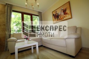 Луксозно, Обзаведен Тристаен апартамент, Окръжна болница