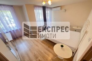 Обзаведен Тристаен апартамент, Център