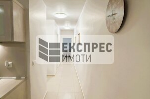 Нов, Обзаведен Тристаен апартамент, Център