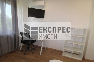 Нов, Обзаведен Четиристаен апартамент, Окръжна болница