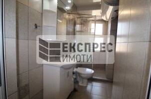 Нов, Обзаведен Четиристаен апартамент, Окръжна болница