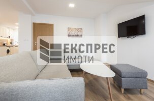 Обзаведен,нов Тристаен апартамент, Център