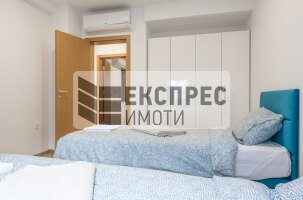 Обзаведен,нов Тристаен апартамент, Център