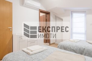 Обзаведен,нов Тристаен апартамент, Център