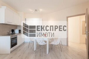Обзавeден Тристаен апартамент, Аспарухово