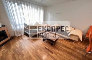 Обзаведен Тристаен апартамент, Окръжна болница