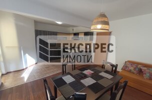 Обзаведен, Тристаен апартамент, Колхозен пазар