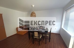 Обзаведен, Тристаен апартамент, Колхозен пазар