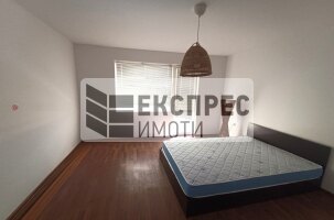 Обзаведен, Тристаен апартамент, Колхозен пазар