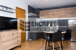  2 Schlafzimmer Wohnung, Chayka