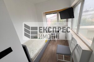  Studio, Greek area