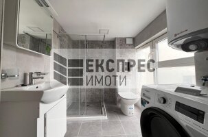  Studio, Greek area