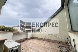  Studio, Greek area