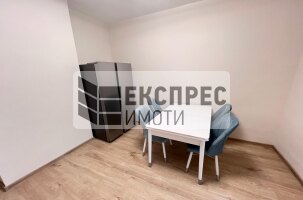 Neu, Möbliert 1 Schlafzimmer Wohnung, Center