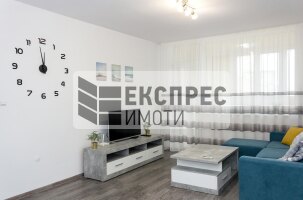 ОБЗАВЕДЕН Двустаен апартамент, Център