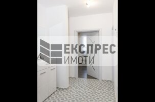 ОБЗАВЕДЕН Двустаен апартамент, Център