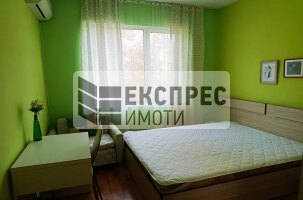 Обзаведен Тристаен апартамент, Червен площад
