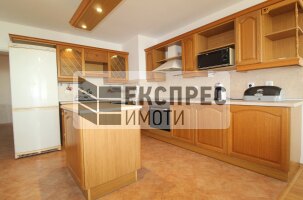  3 Schlafzimmer Wohnung, Chayka
