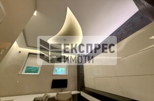 Furnished Office, Center