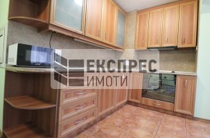 Обзаведен Тристаен апартамент, Окръжна болница