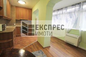 Обзаведен Тристаен апартамент, Окръжна болница