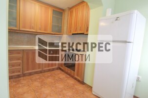 Обзаведен Тристаен апартамент, Окръжна болница