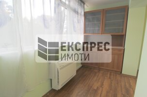 Обзаведен Тристаен апартамент, Окръжна болница