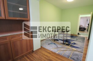 Обзаведен Тристаен апартамент, Окръжна болница