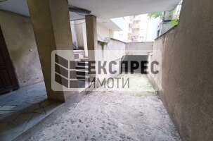 ГАРАЖ Гараж, Окръжна болница