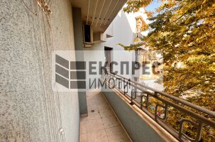 Обзаведен, Двустаен апартамент, Окръжна болница