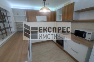 Обзаведен Тристаен апартамент, Окръжна болница