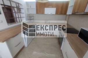 Обзаведен Тристаен апартамент, Окръжна болница