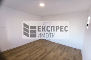 НЕОБЗАВЕДЕН Тристаен апартамент, Чайка