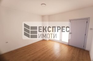 НЕОБЗАВЕДЕН Двустаен апартамент, Чайка