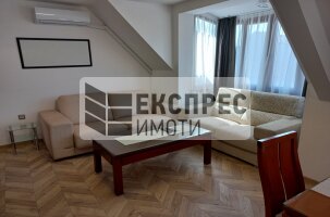 Обзаведен Тристаен апартамент, Лятно кино Тракия