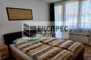 Обзаведен Тристаен апартамент, Лятно кино Тракия