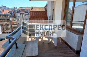 Обзаведен Тристаен апартамент, Лятно кино Тракия