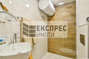 Furnished 2 bedroom apartment, Center