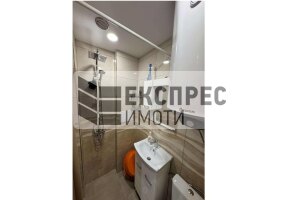 Обзаведен, Двустаен апартамент, Владислав Варненчик