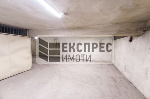 ГАРАЖ Гараж, Гръцка махала