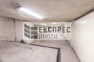 ГАРАЖ Гараж, Гръцка махала