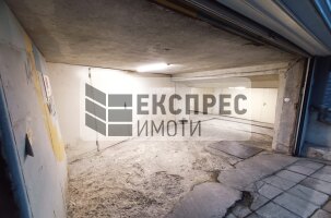 ГАРАЖ Гараж, Гръцка махала