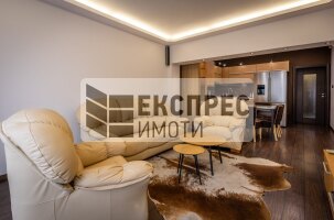 Обзаведен Тристаен апартамент, Център