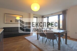 Обзаведен Двустаен апартамент, Червен площад